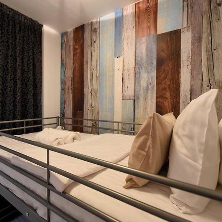 Discover Comfort: Charming & Spacious Apartment In The Old Town Bucharest Luaran gambar
