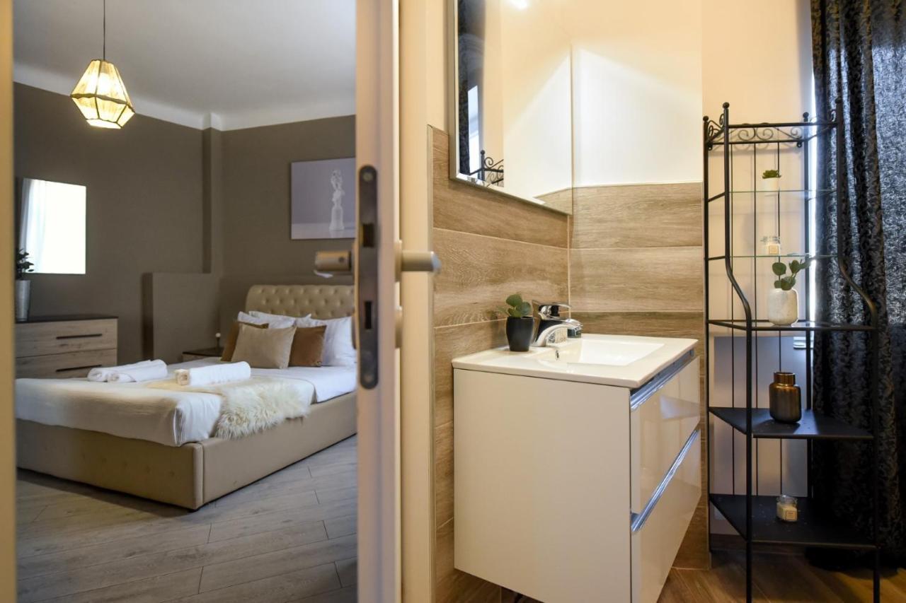 Discover Comfort: Charming & Spacious Apartment In The Old Town Bucharest Luaran gambar